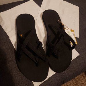 Nwt Teva Olowahu sandals black sz 10 womens